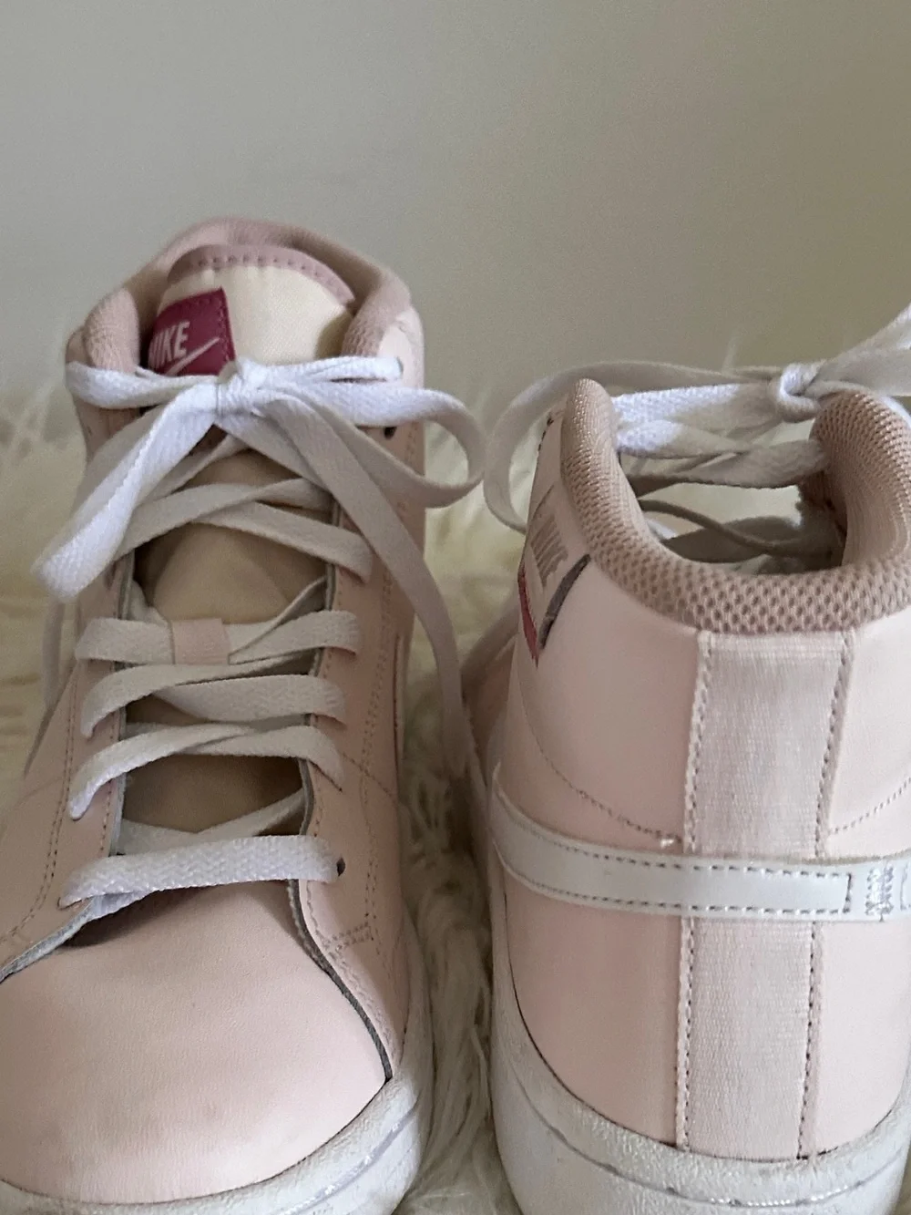 Nike WOMEN'S NIKE COURT ROYALE 2 MID SNEAKERS size 7 Pink White VGC